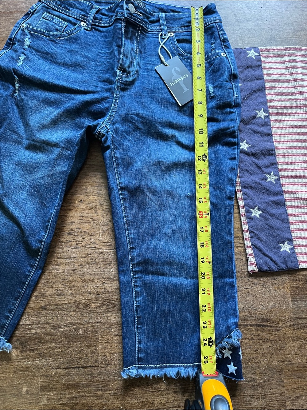 NWT Flamingals Stripe & Star Embroidery Raw Hem Mid Waist Skinny Capri Jeans - Picture 5 of 8